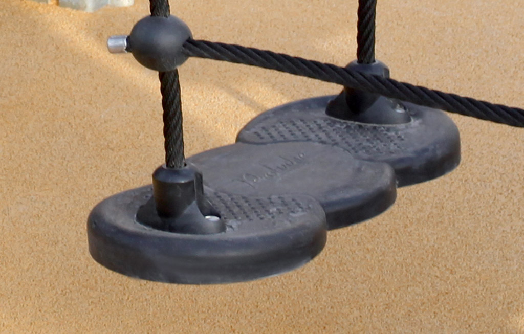 Los peldaños de la pasarela